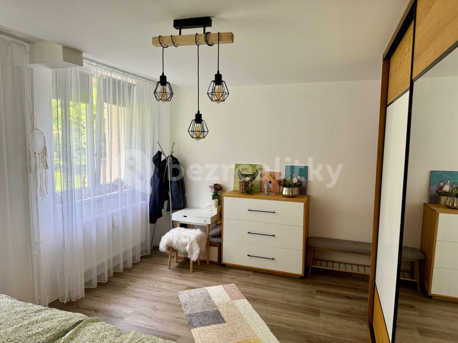 2 bedroom with open-plan kitchen flat for sale, 71 m², J. A. Komenského, Meziboří, Ústecký Region