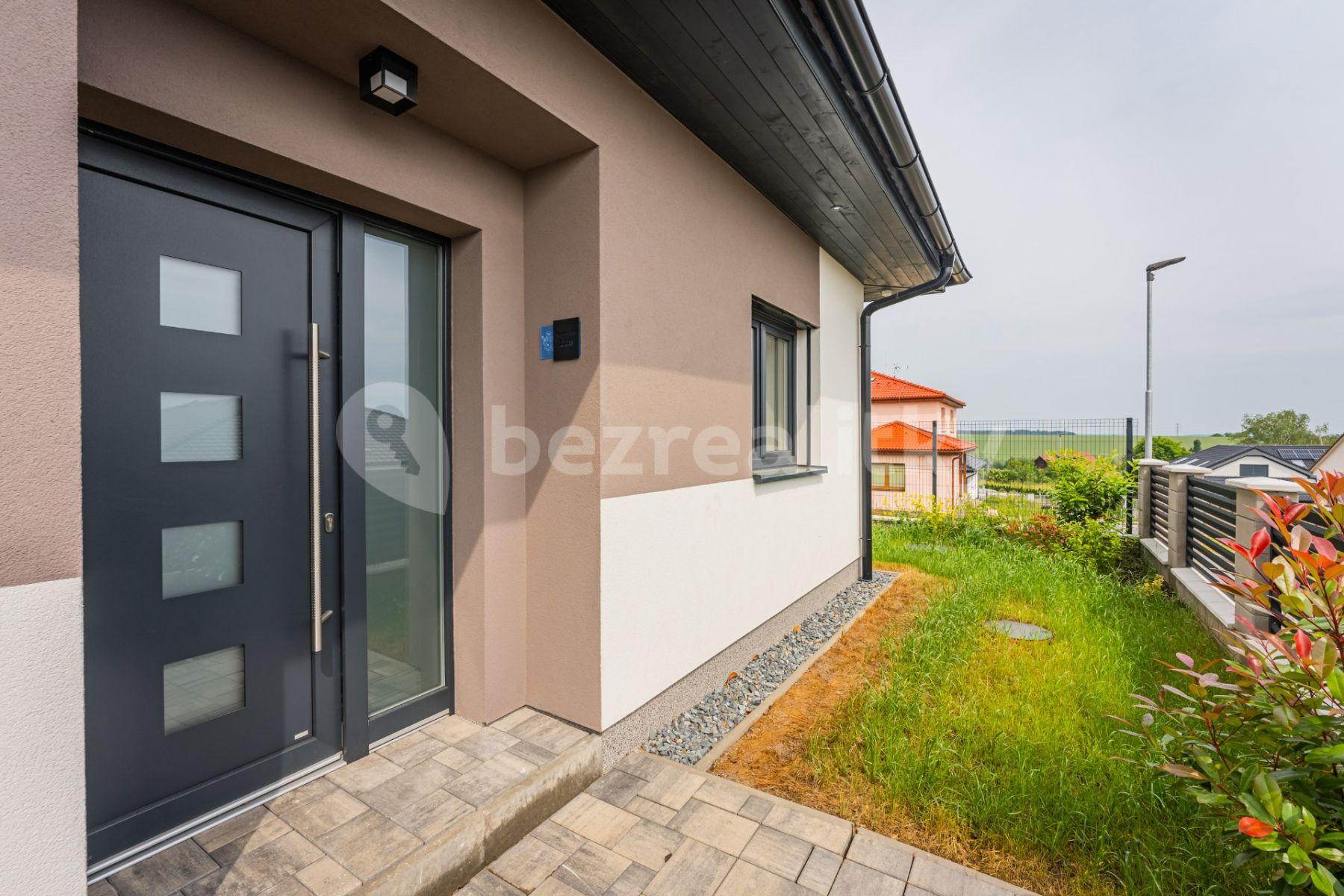 house for sale, 149 m², Tuřany, Středočeský Region