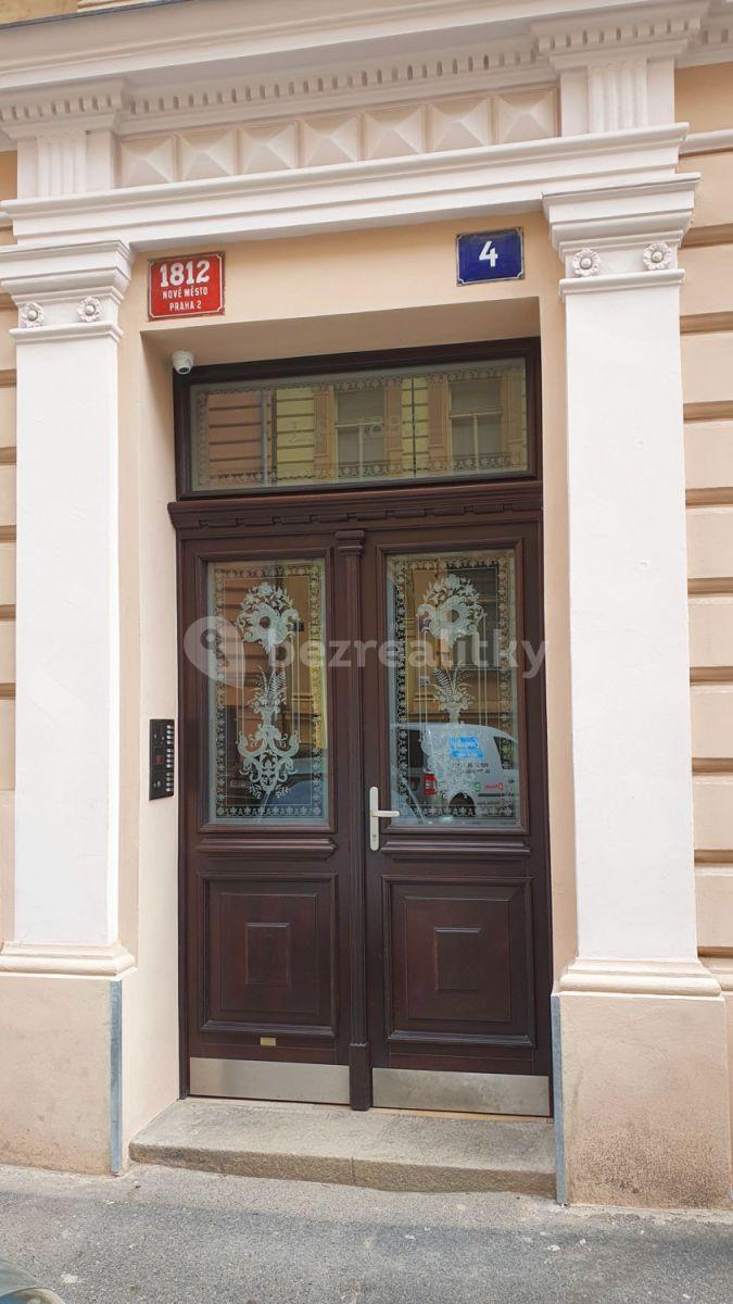 Studio flat to rent, 24 m², Tyršova, Prague, Prague