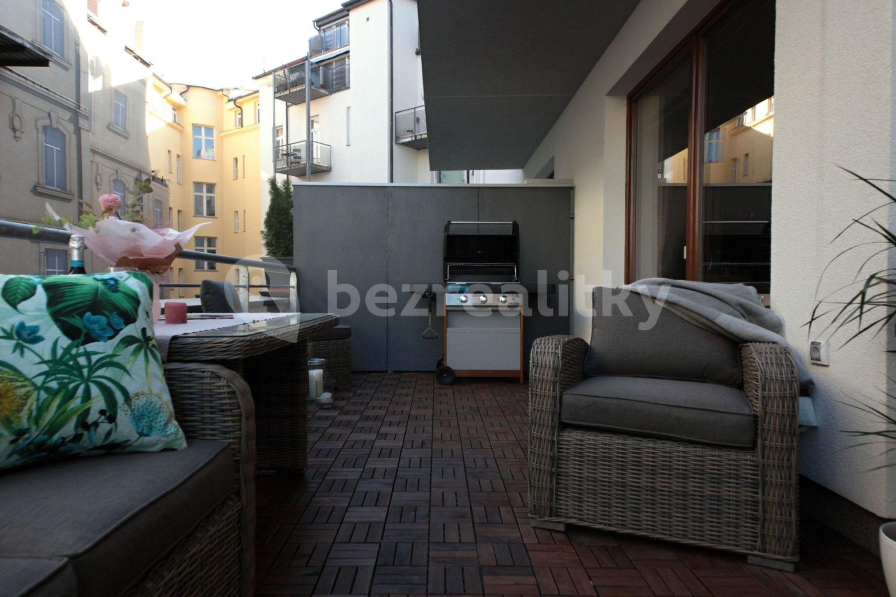 Studio flat to rent, 39 m², Mozartova, Prague, Prague