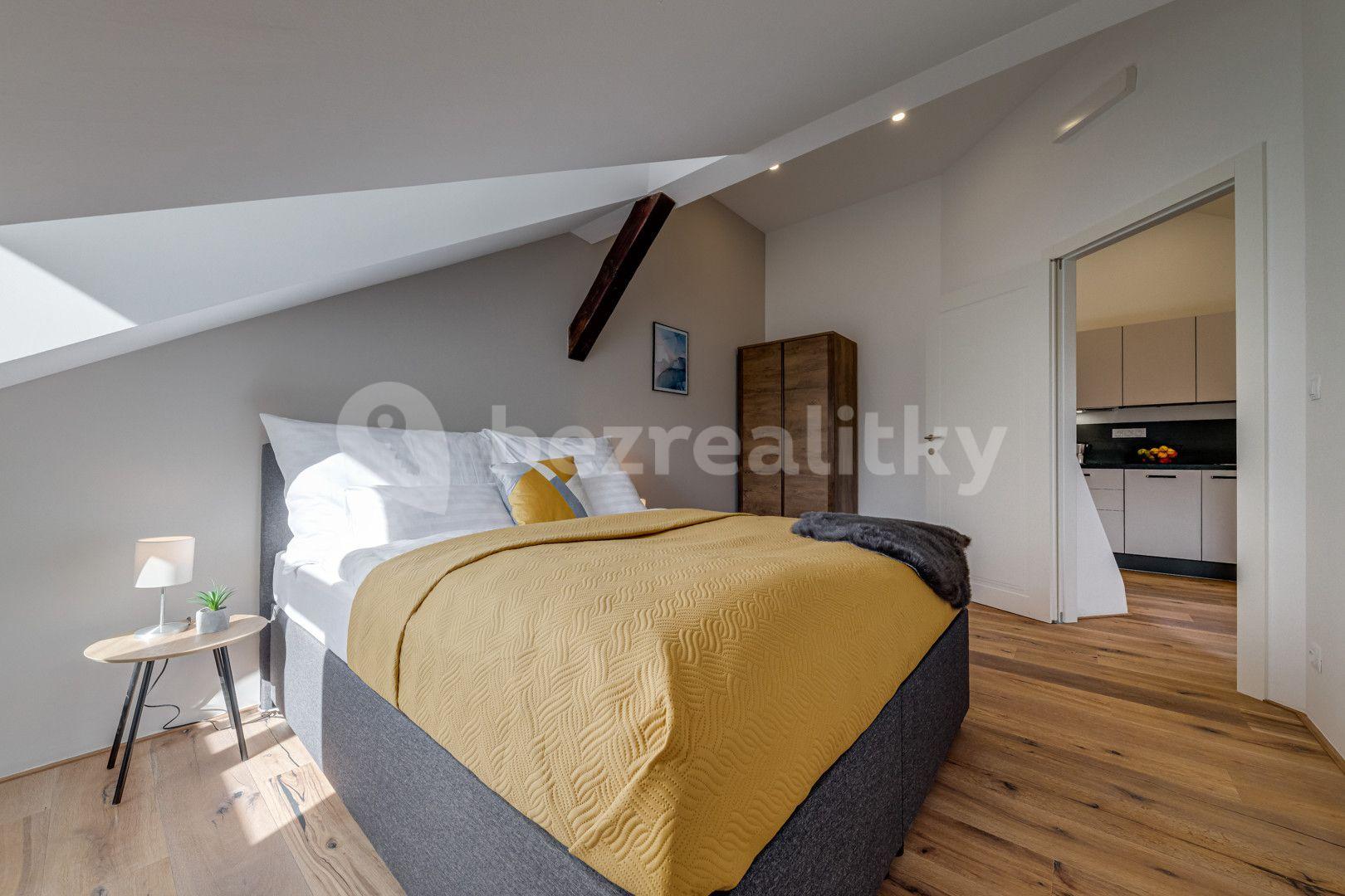 2 bedroom with open-plan kitchen flat to rent, 67 m², Kaizlovy sady, Prague, Prague