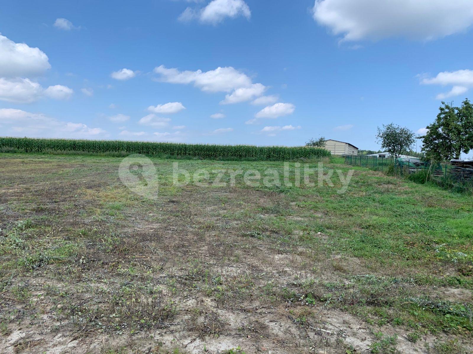 plot for sale, 1,051 m², Plužná, Středočeský Region