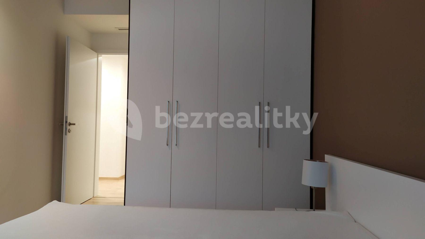 1 bedroom with open-plan kitchen flat to rent, 81 m², Mukařovského, Prague, Prague