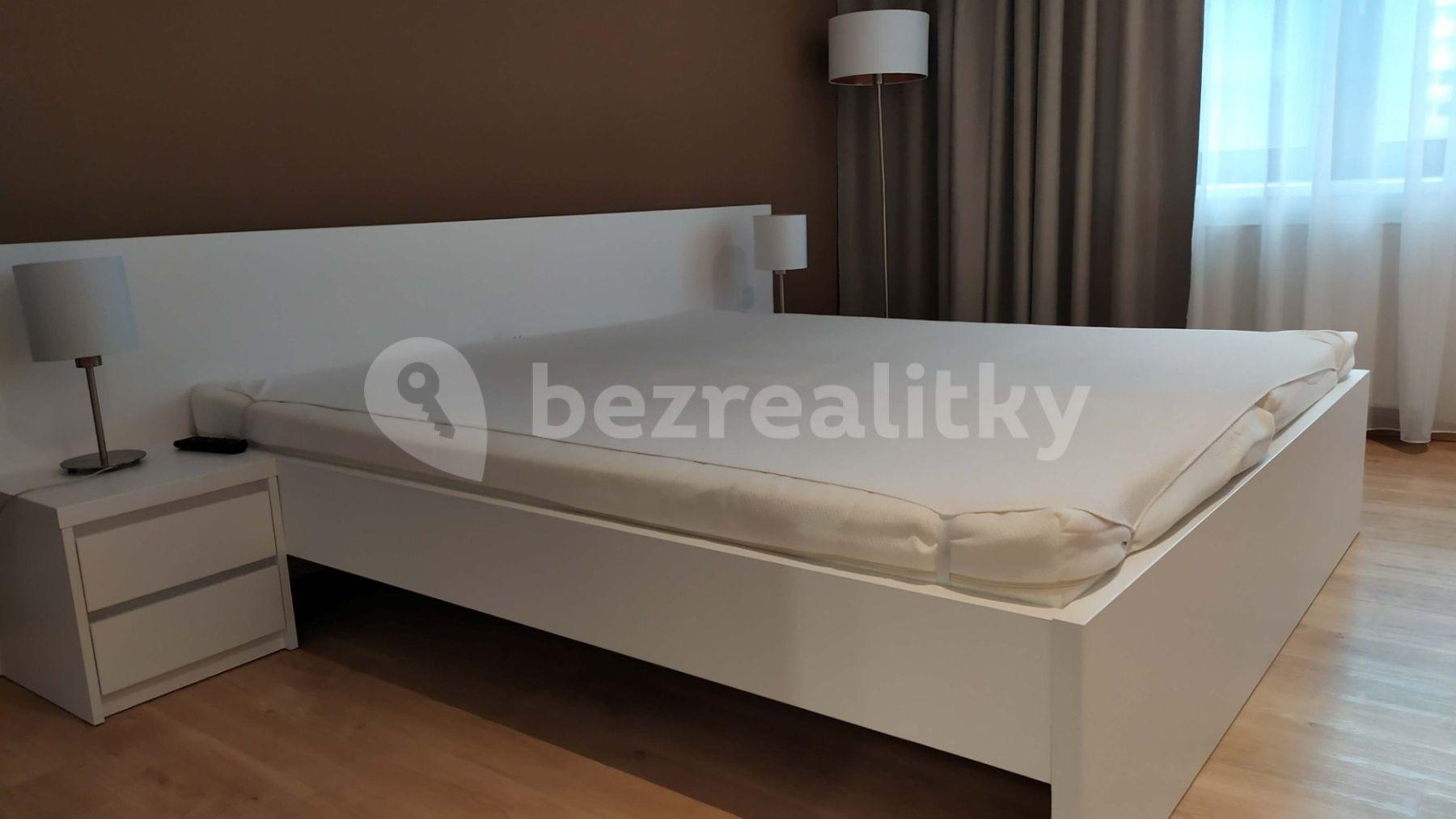 1 bedroom with open-plan kitchen flat to rent, 81 m², Mukařovského, Prague, Prague