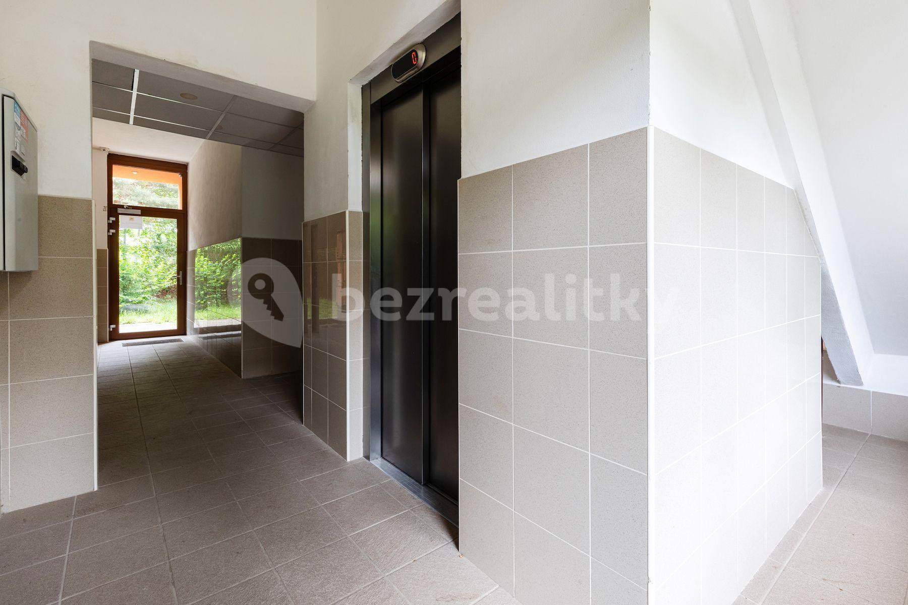 2 bedroom with open-plan kitchen flat for sale, 69 m², Murgašova, Prague, Prague