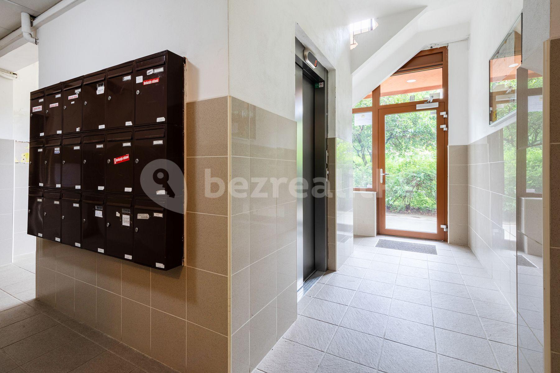 2 bedroom with open-plan kitchen flat for sale, 69 m², Murgašova, Prague, Prague