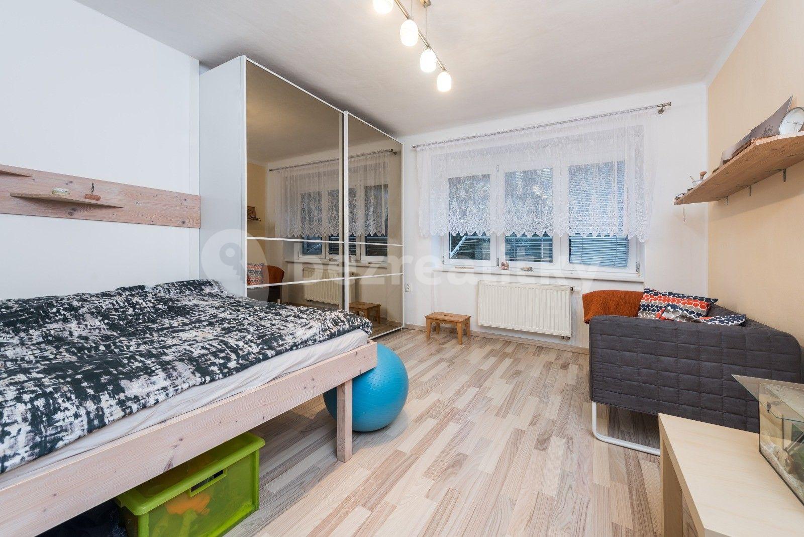 2 bedroom with open-plan kitchen flat for sale, 64 m², Mladých, Prague, Prague