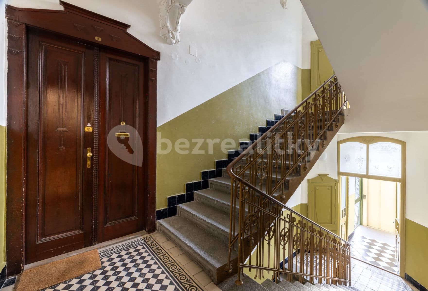 4 bedroom flat to rent, 160 m², Ruská, Prague, Prague