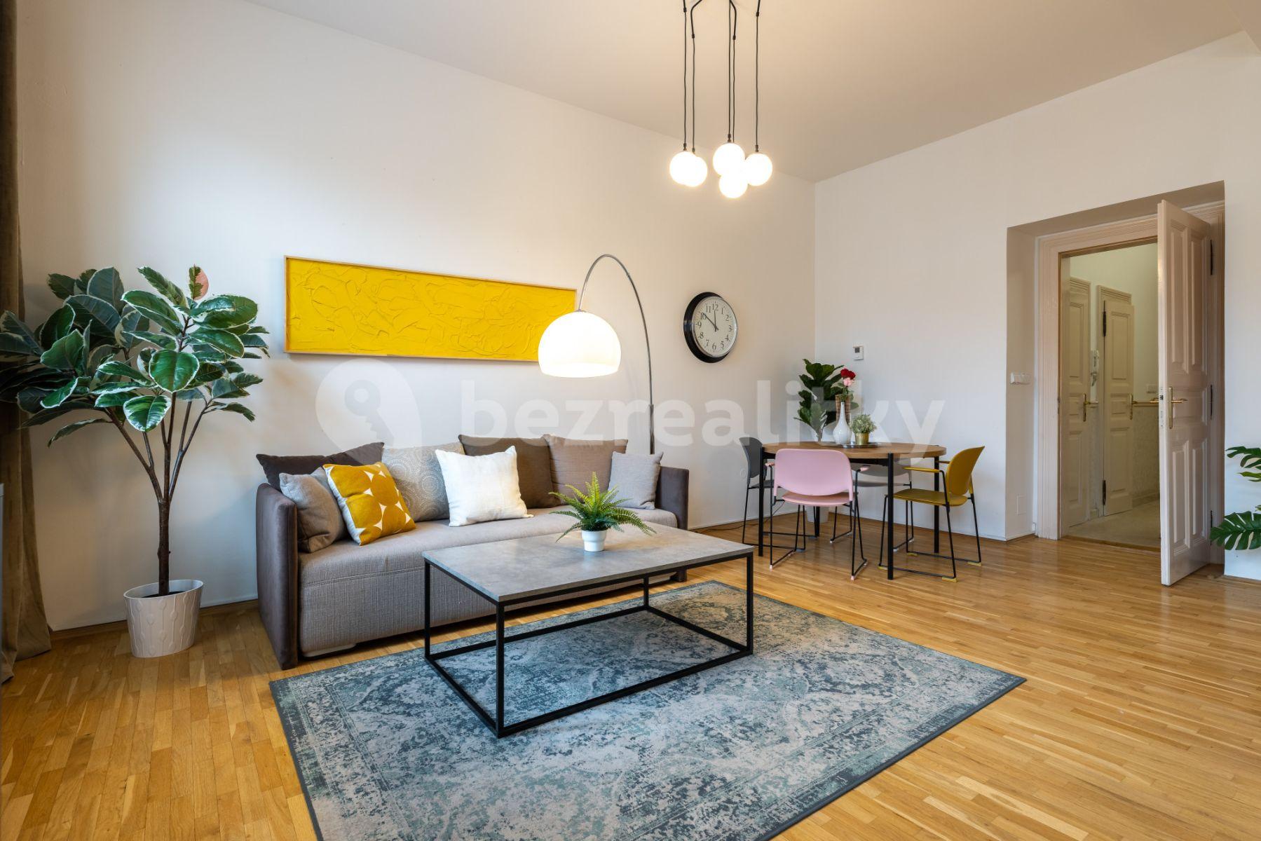 4 bedroom flat to rent, 160 m², Ruská, Prague, Prague