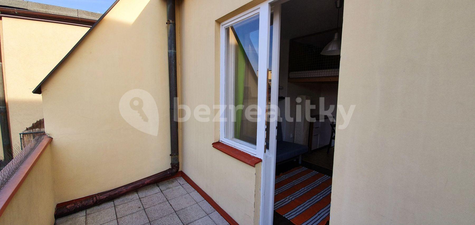 1 bedroom flat to rent, 25 m², U Nemocenské pojišťovny, Prague, Prague