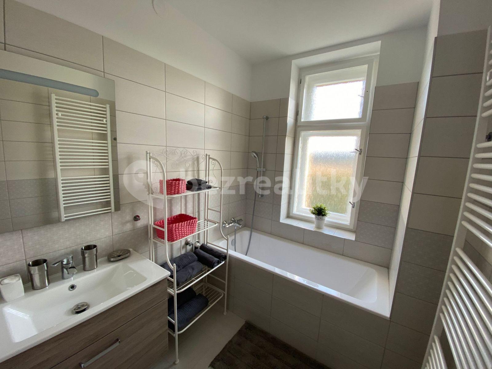 4 bedroom flat to rent, 102 m², Xaveriova, Prague, Prague