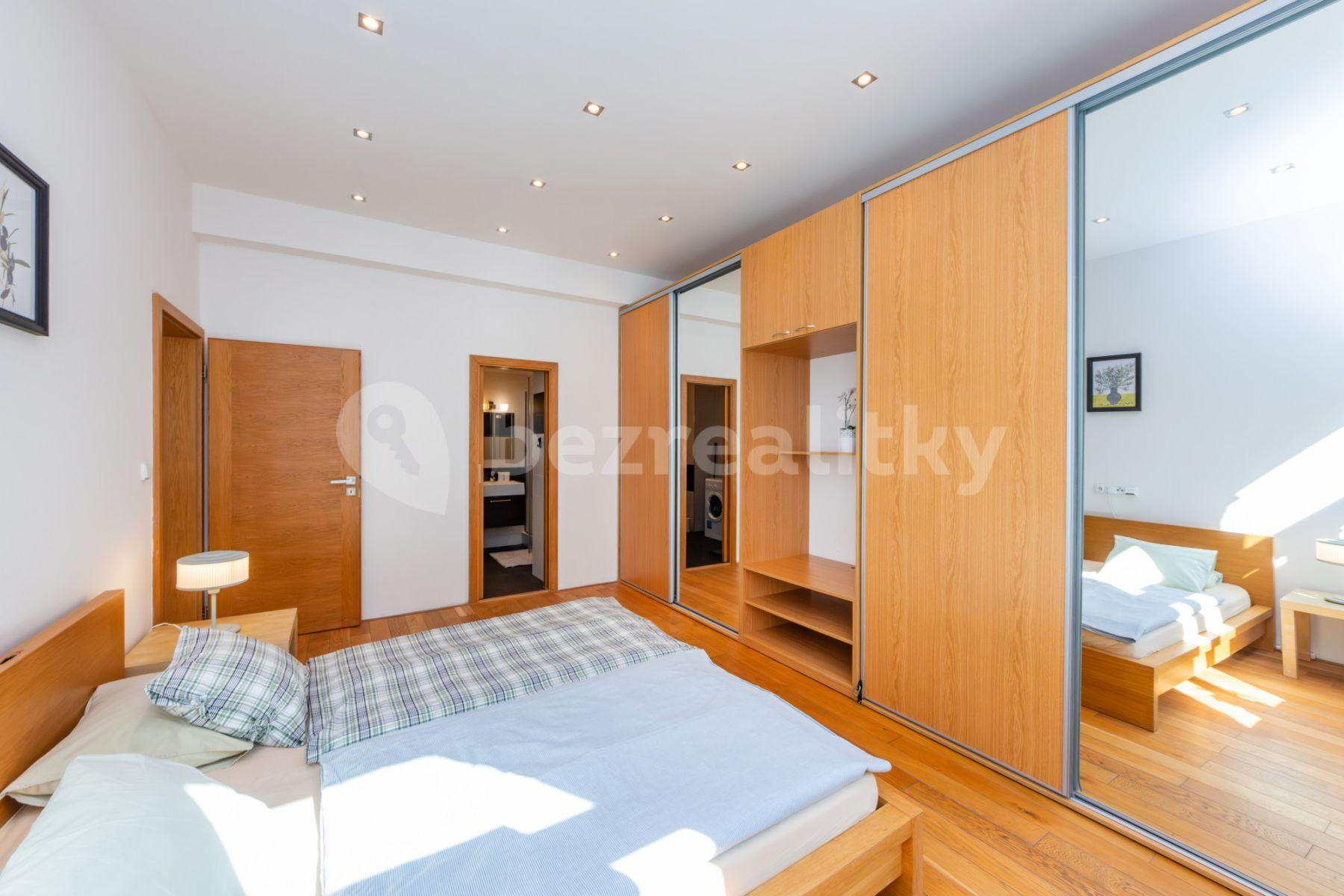 1 bedroom with open-plan kitchen flat to rent, 50 m², Kubelíkova, Prague, Prague