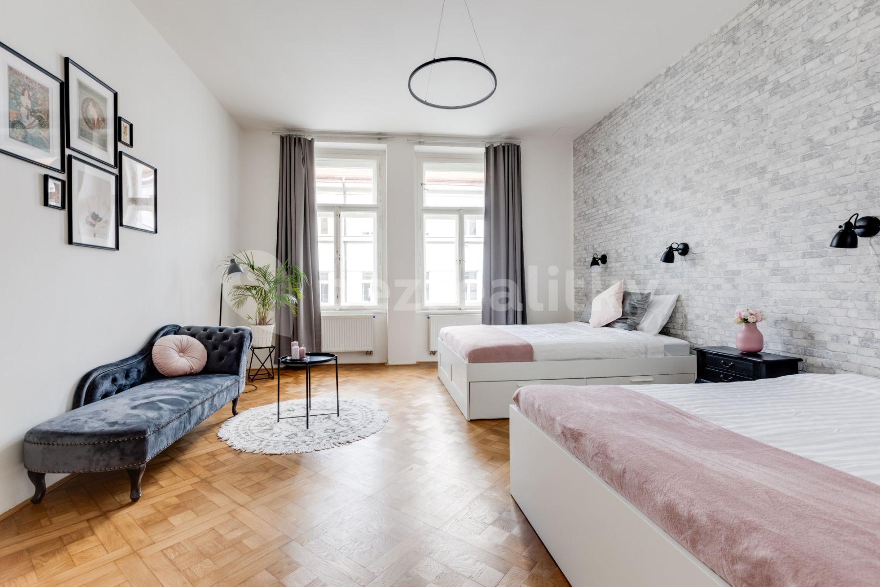 Studio flat to rent, 55 m², Lublaňská, Prague, Prague