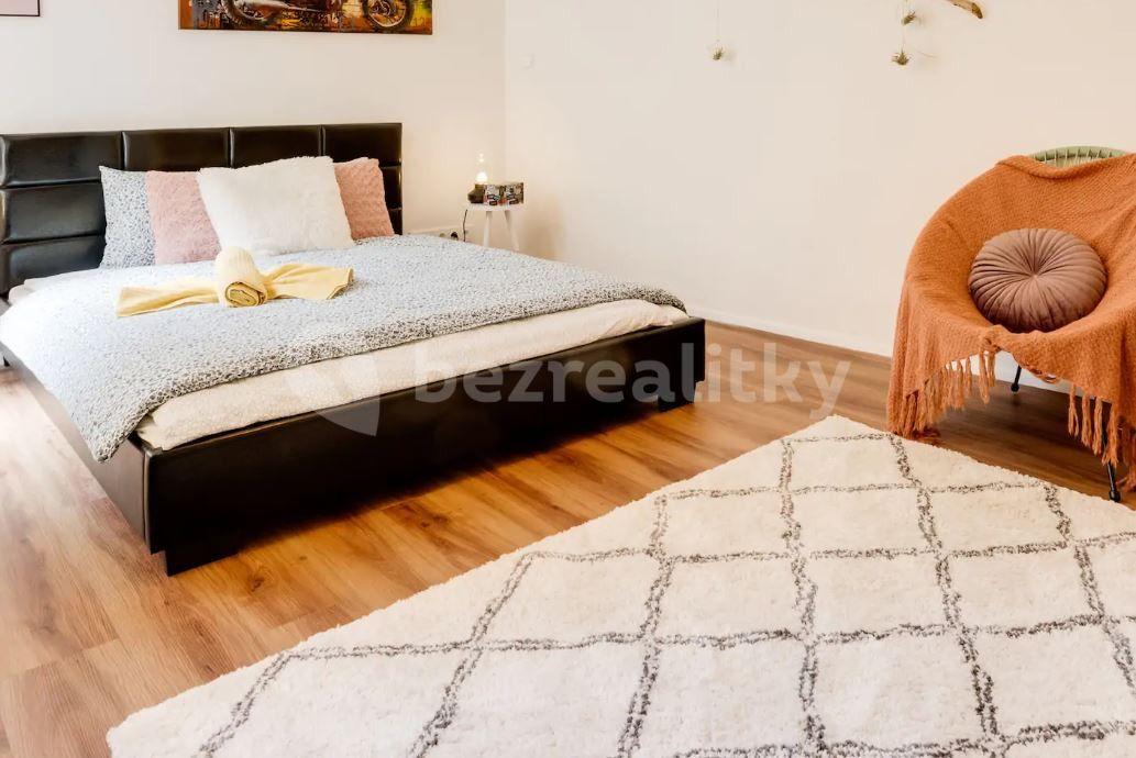 1 bedroom with open-plan kitchen flat to rent, 85 m², Štěpánská, Prague, Prague