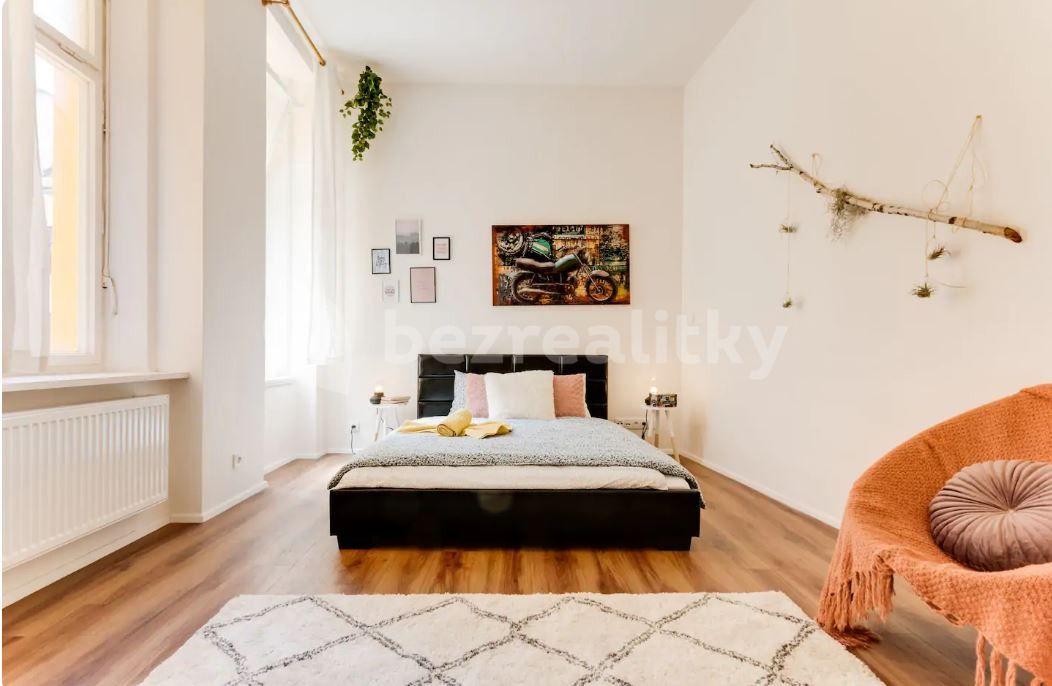 1 bedroom with open-plan kitchen flat to rent, 85 m², Štěpánská, Prague, Prague