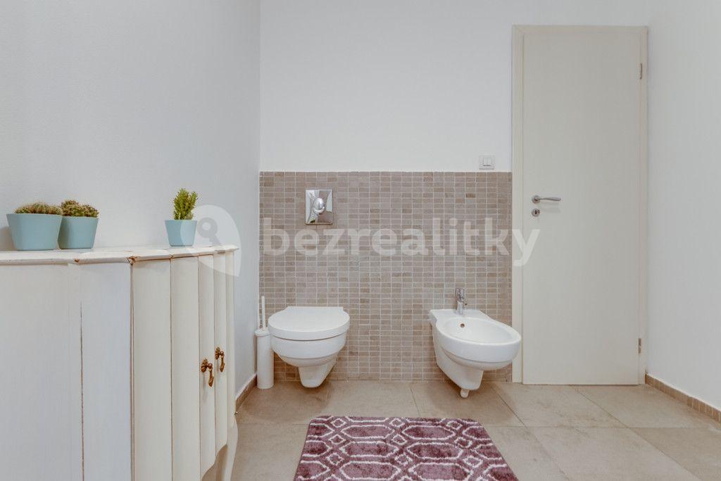 3 bedroom flat to rent, 103 m², Karlovo náměstí, Prague, Prague