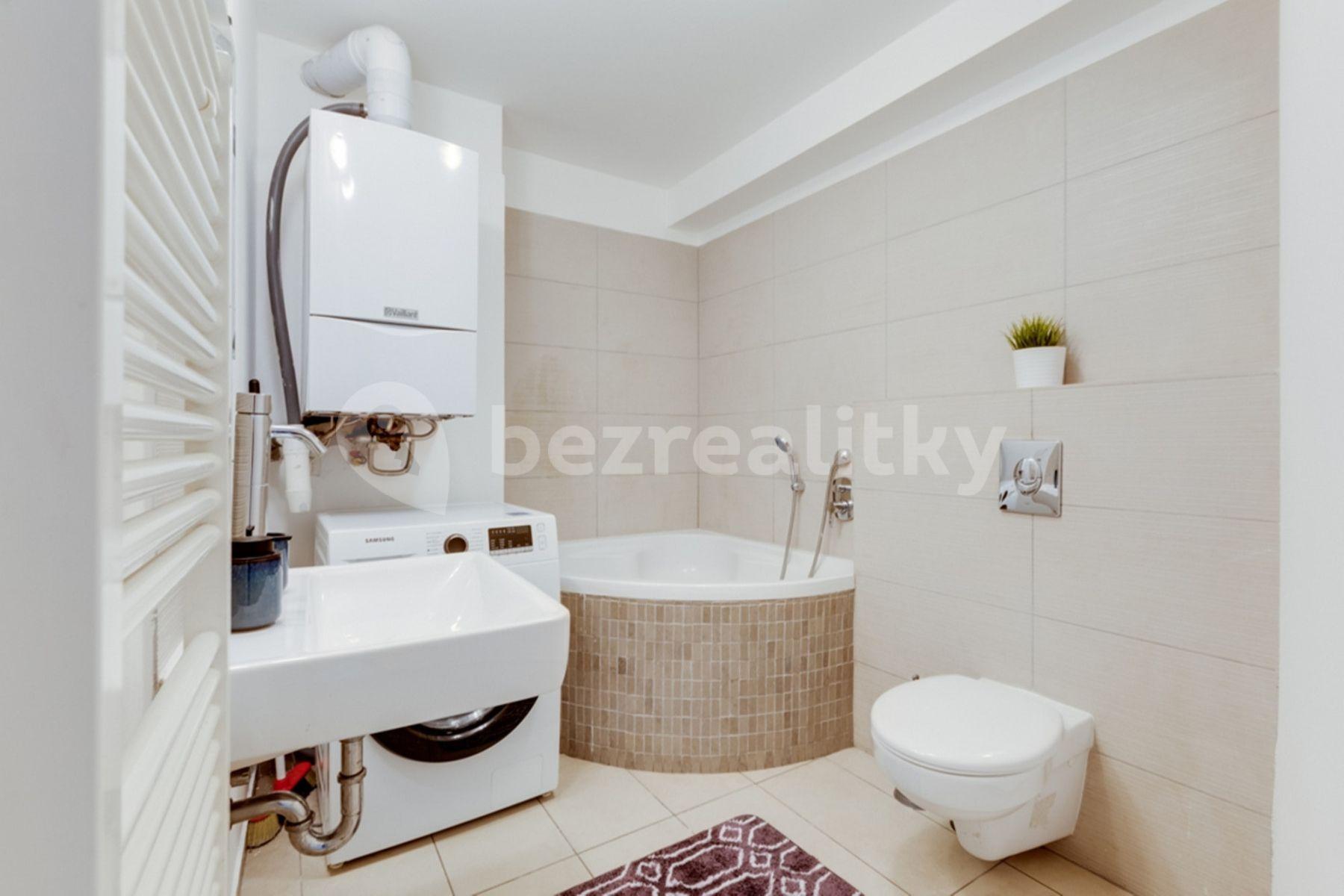 3 bedroom flat to rent, 103 m², Karlovo náměstí, Prague, Prague