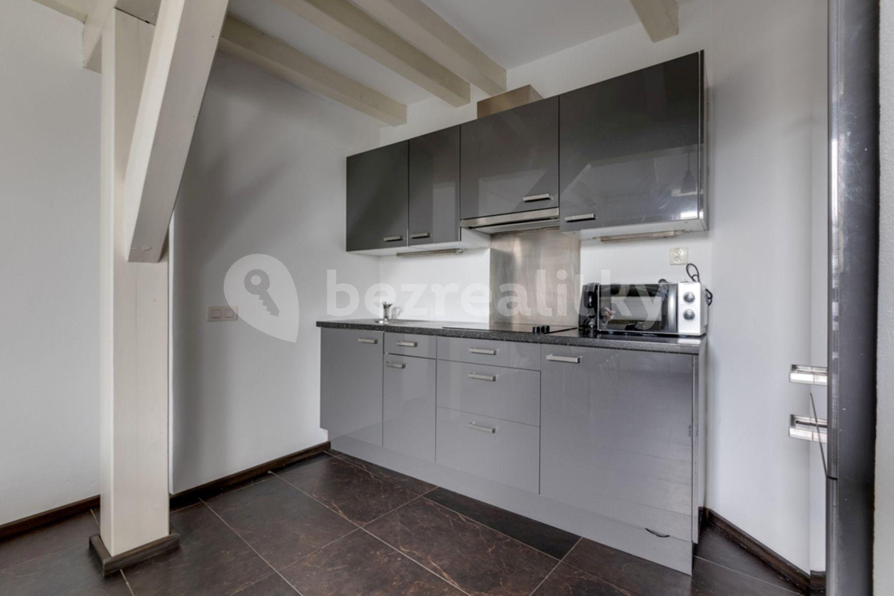 3 bedroom flat to rent, 103 m², Karlovo náměstí, Prague, Prague