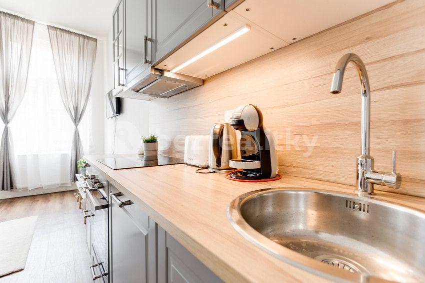 2 bedroom with open-plan kitchen flat to rent, 95 m², Štěpánská, Prague, Prague