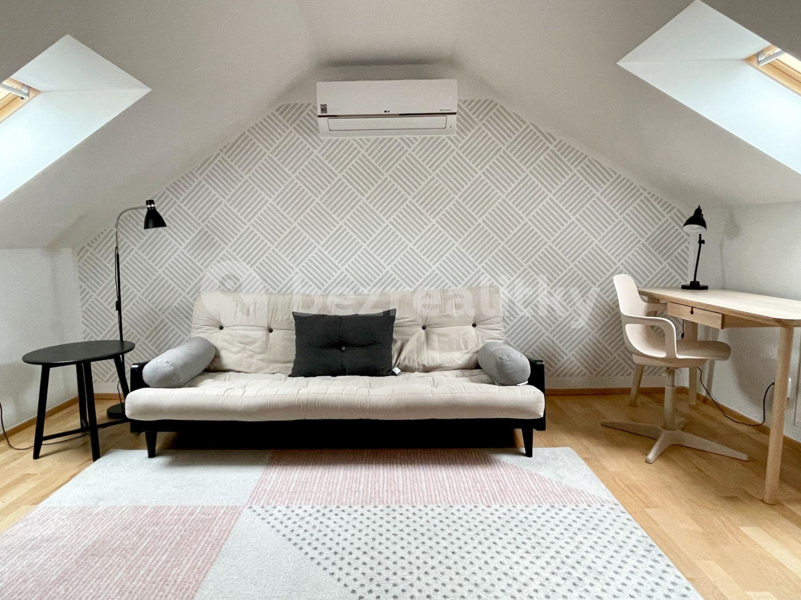 4 bedroom flat to rent, 93 m², Blanická, Prague, Prague