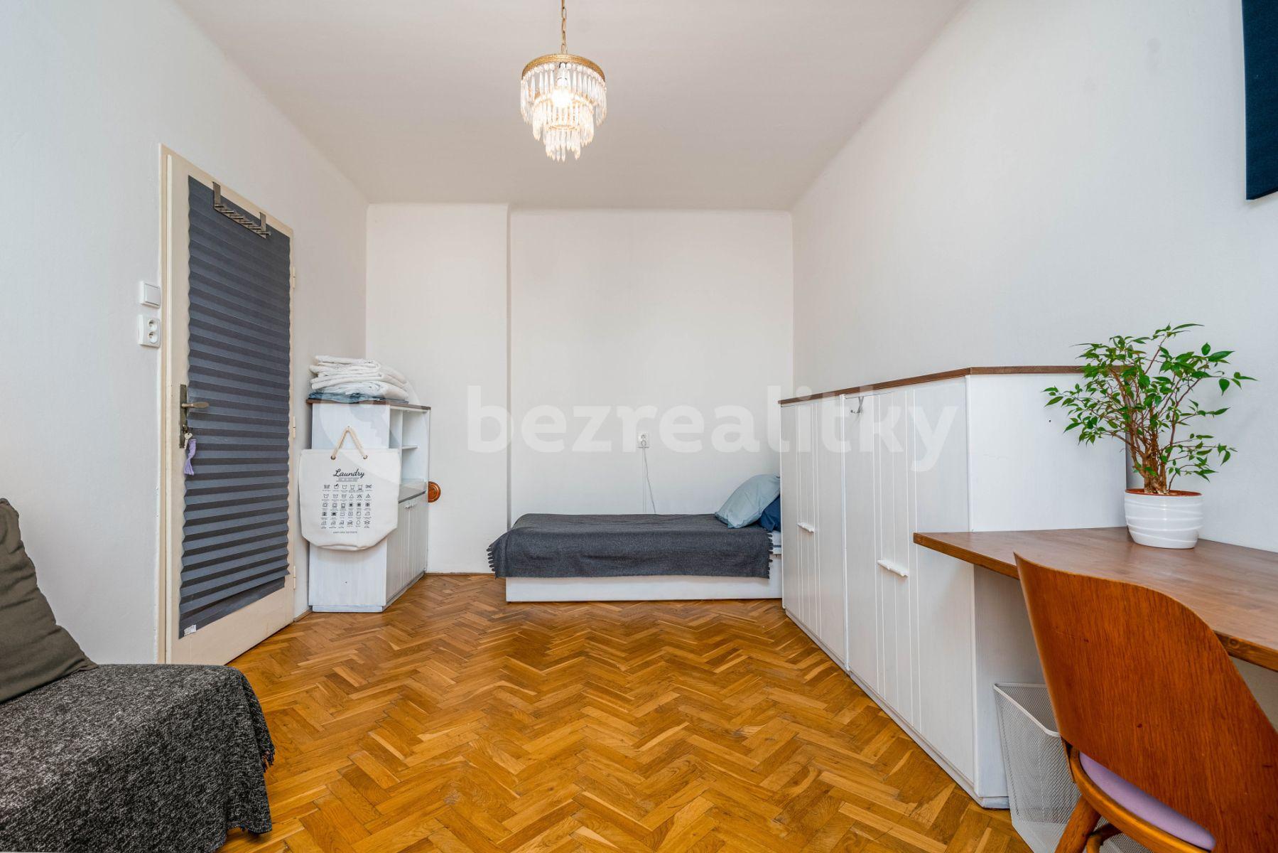 4 bedroom flat to rent, 100 m², Jiřinková, Prague, Prague