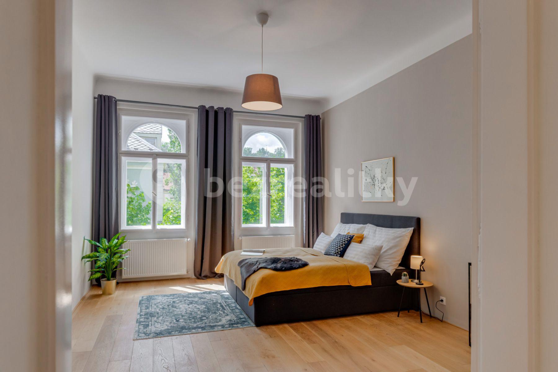 2 bedroom with open-plan kitchen flat to rent, 87 m², Kaizlovy sady, Prague, Prague