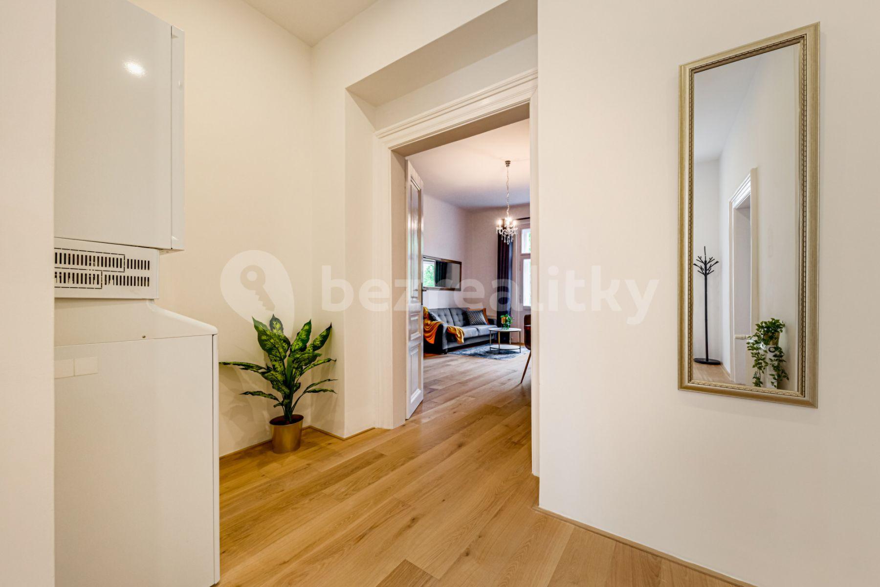 2 bedroom with open-plan kitchen flat to rent, 87 m², Kaizlovy sady, Prague, Prague