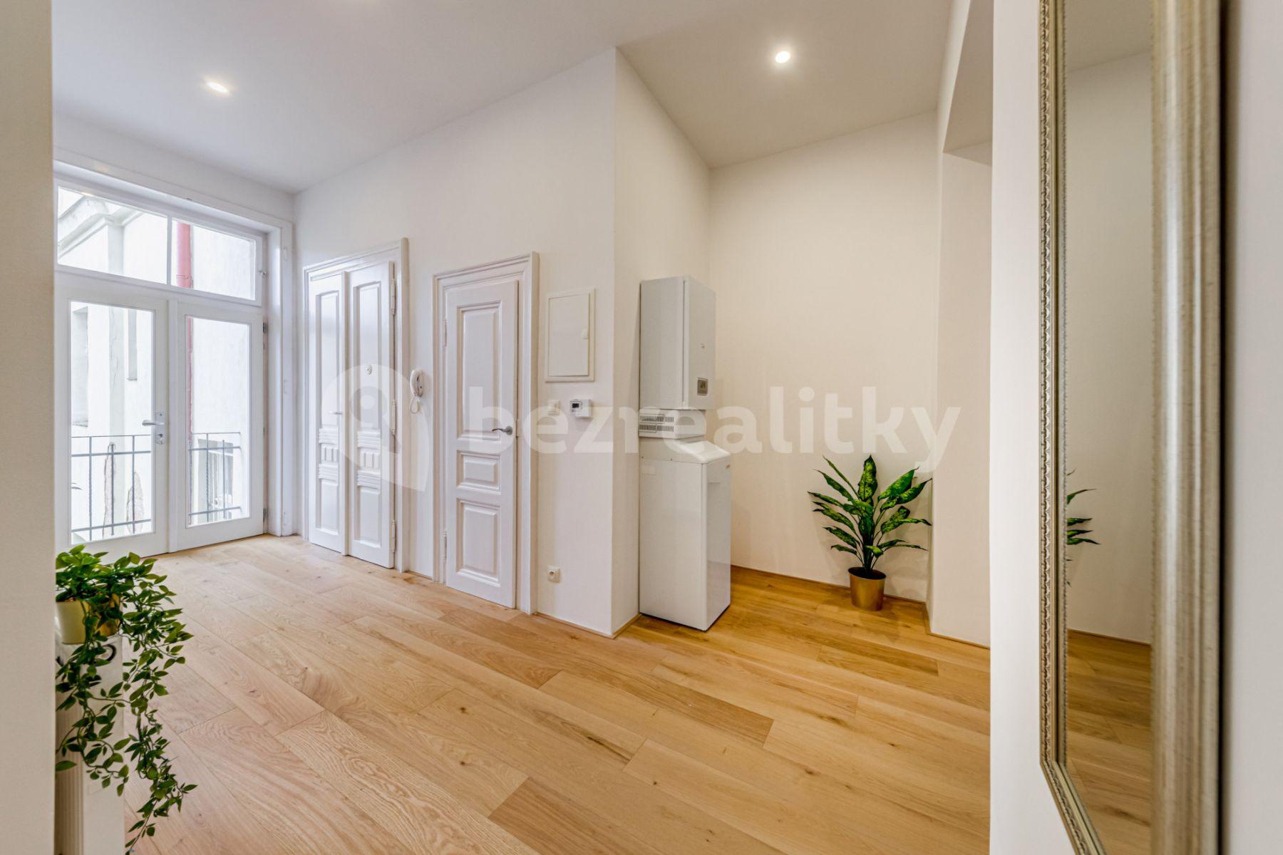 2 bedroom with open-plan kitchen flat to rent, 87 m², Kaizlovy sady, Prague, Prague