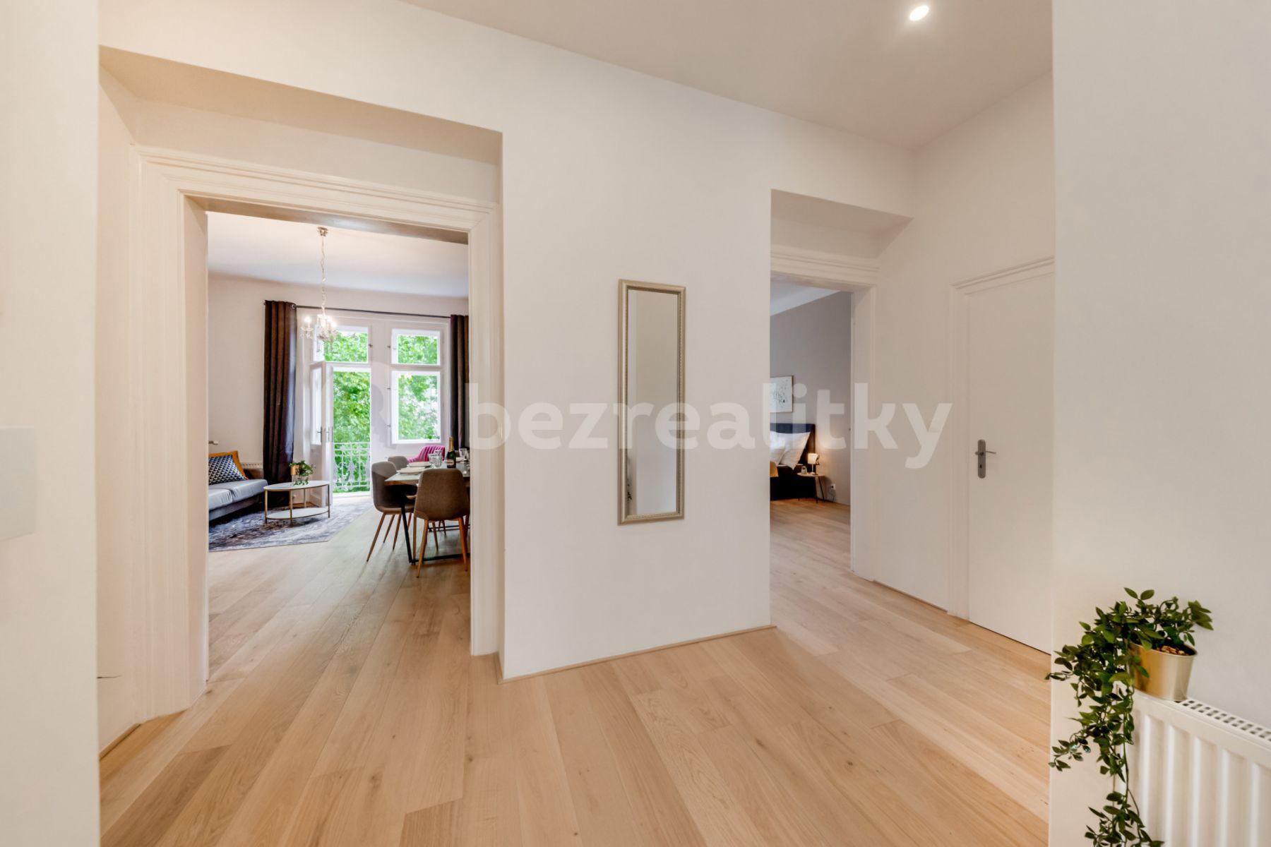 2 bedroom with open-plan kitchen flat to rent, 87 m², Kaizlovy sady, Prague, Prague