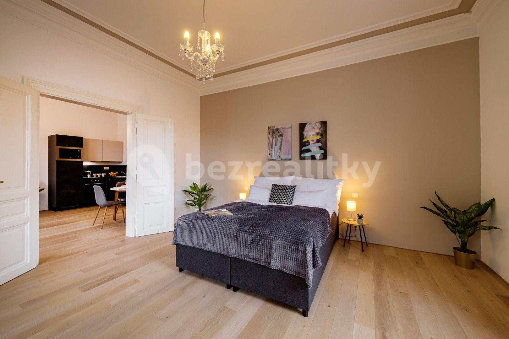 2 bedroom with open-plan kitchen flat to rent, 74 m², Kaizlovy sady, Prague, Prague