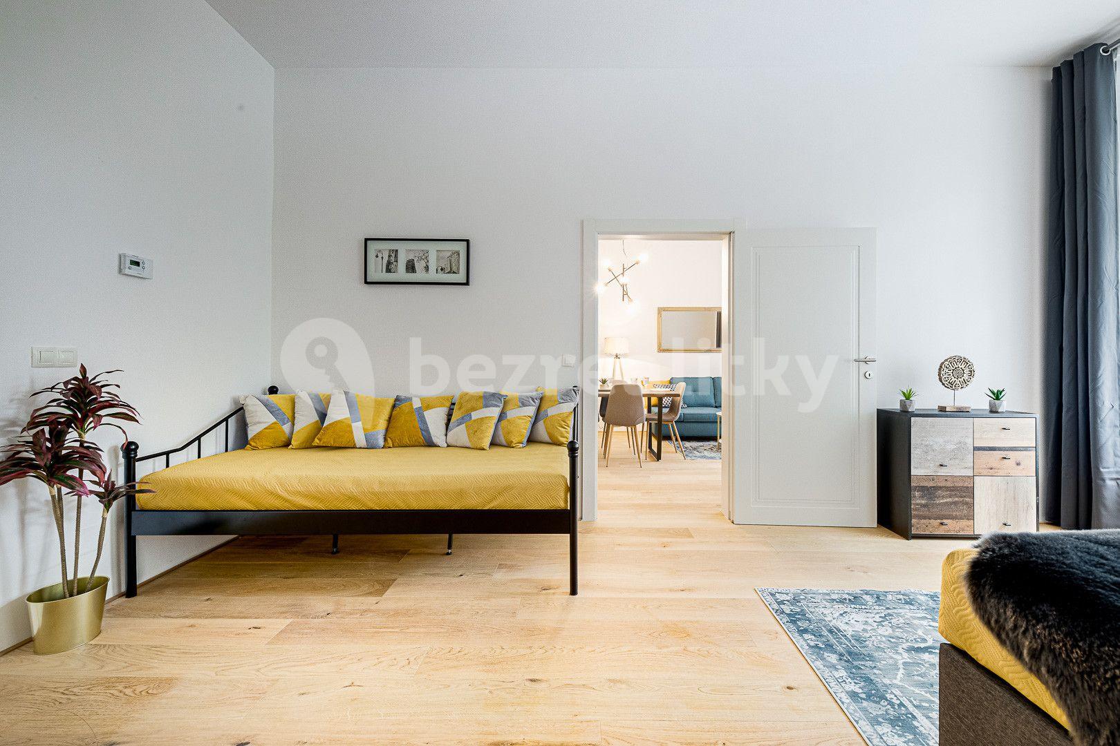 2 bedroom with open-plan kitchen flat to rent, 91 m², Kaizlovy sady, Prague, Prague