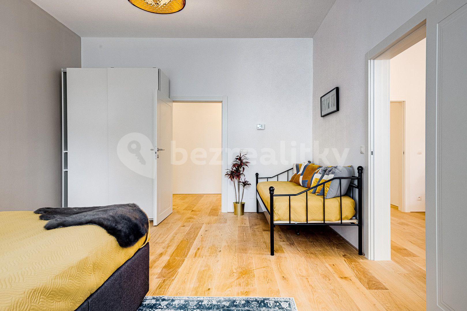 2 bedroom with open-plan kitchen flat to rent, 91 m², Kaizlovy sady, Prague, Prague