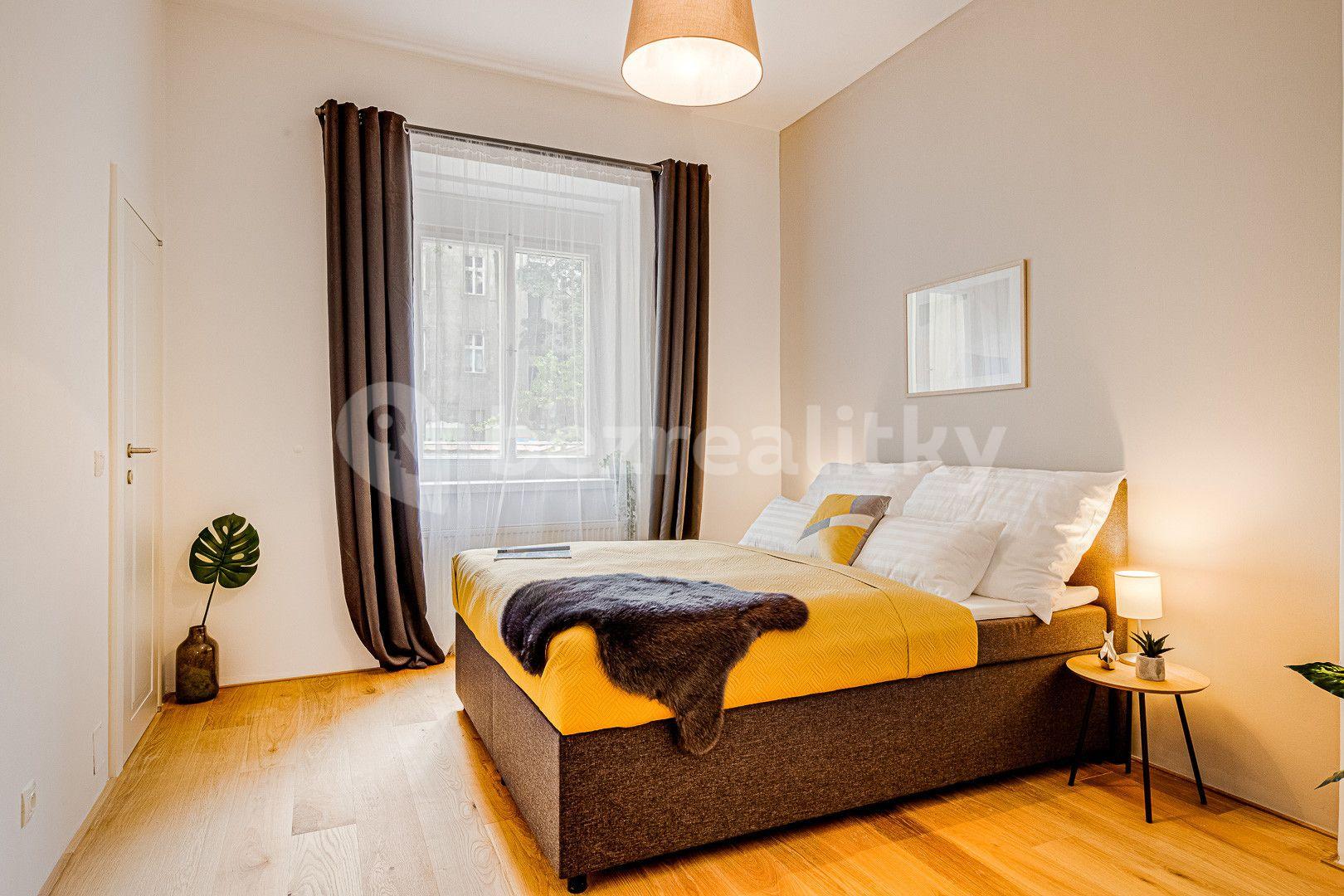 2 bedroom with open-plan kitchen flat to rent, 91 m², Kaizlovy sady, Prague, Prague