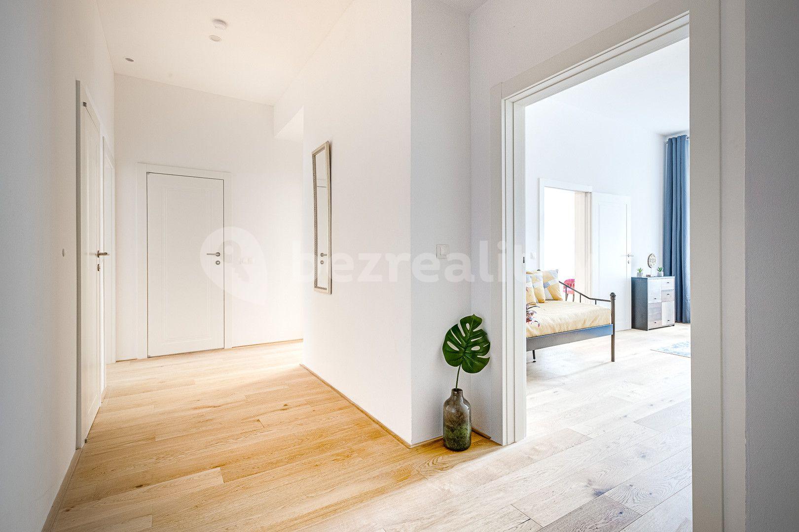 2 bedroom with open-plan kitchen flat to rent, 91 m², Kaizlovy sady, Prague, Prague