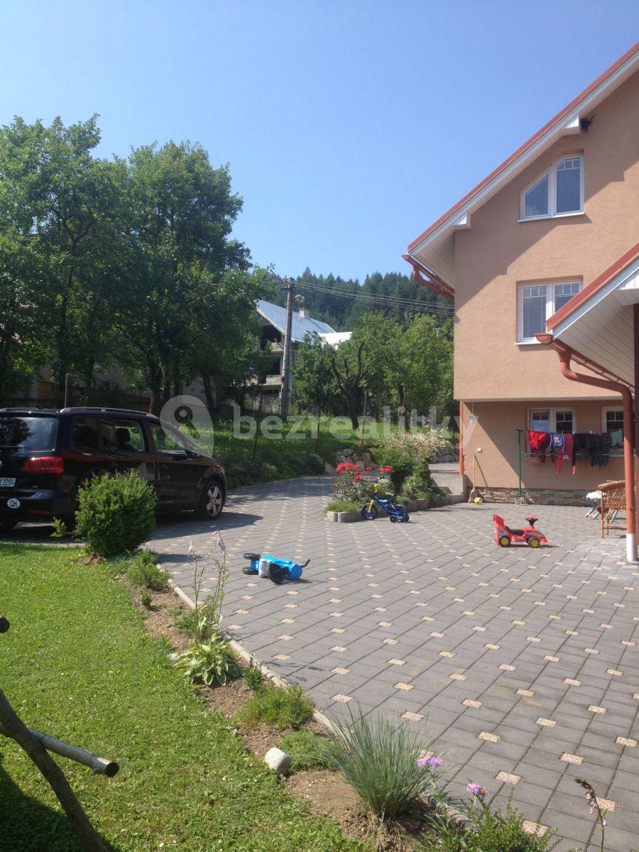 5 bedroom with open-plan kitchen flat to rent, 150 m², Komjatná, Komjatná, Žilinský Region