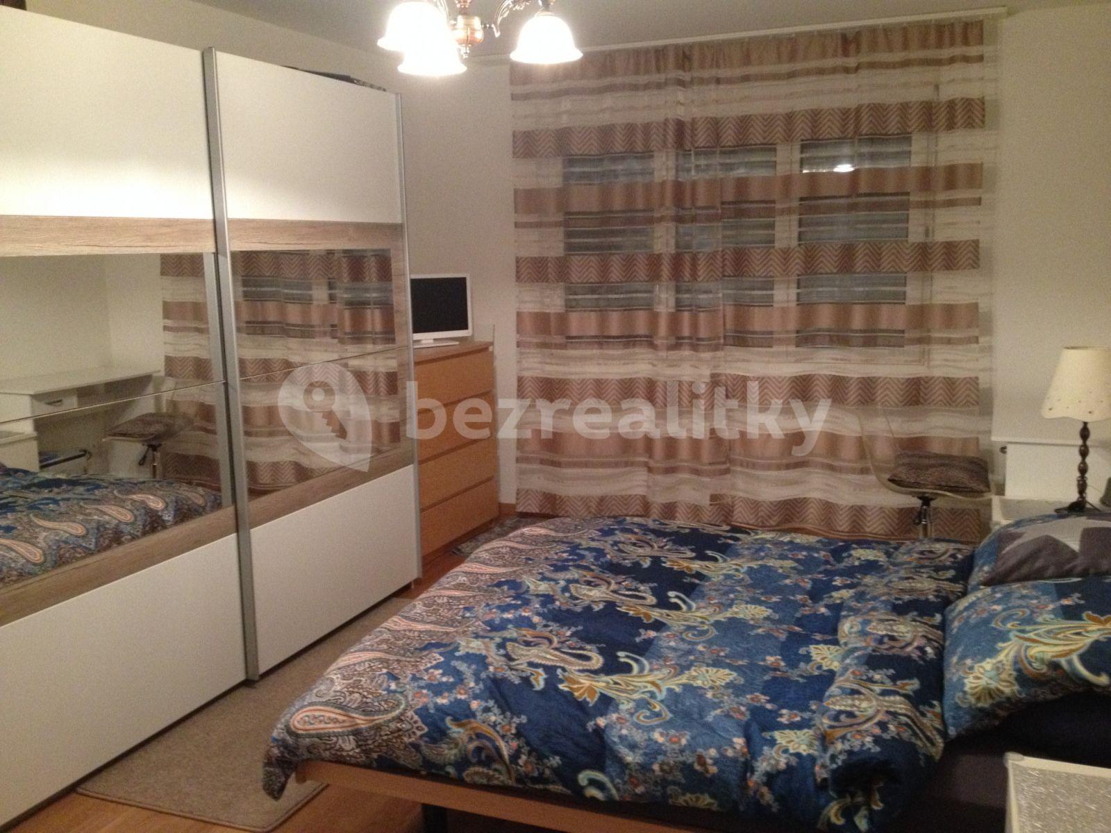 5 bedroom with open-plan kitchen flat to rent, 150 m², Komjatná, Komjatná, Žilinský Region