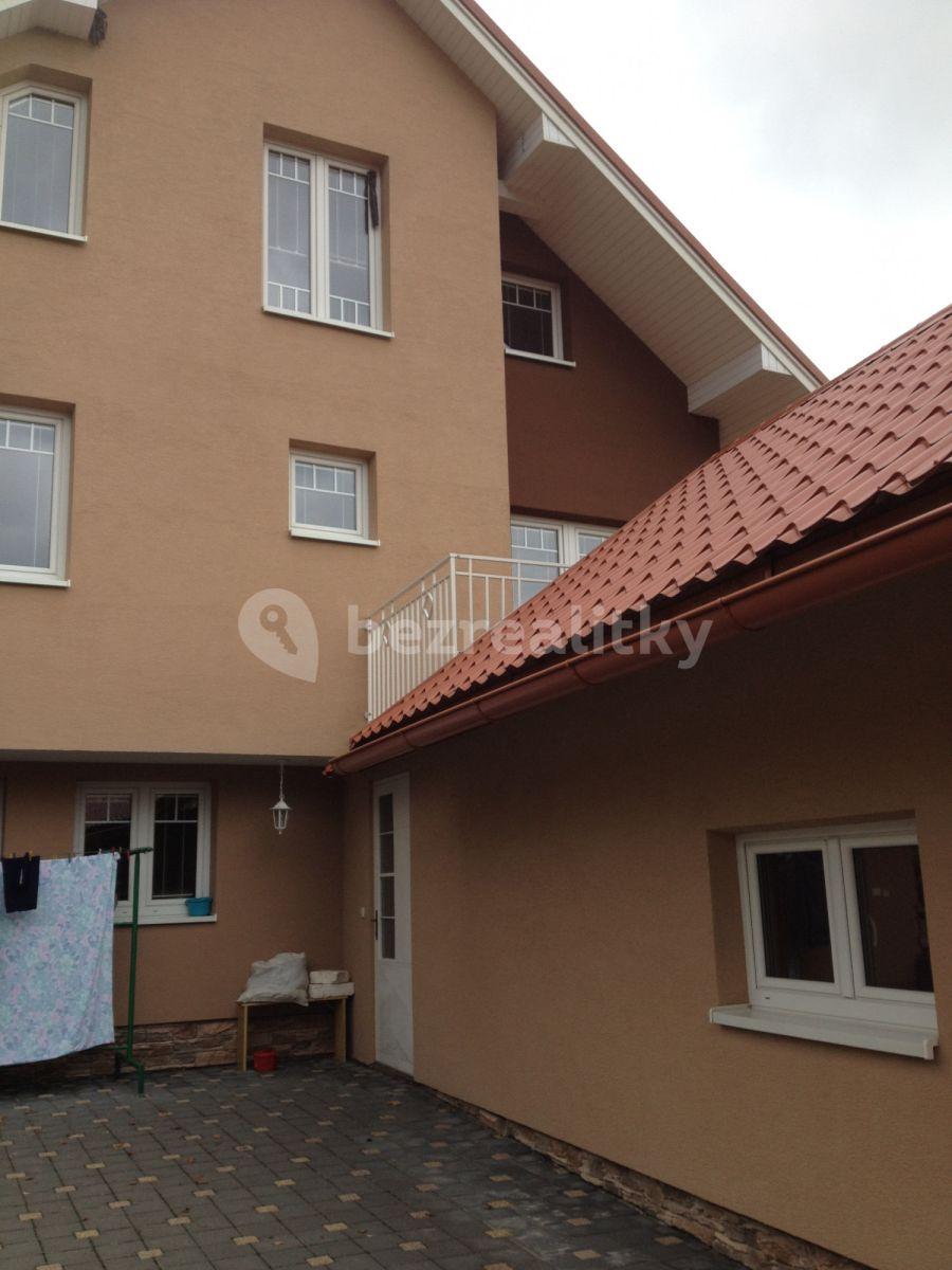 5 bedroom with open-plan kitchen flat to rent, 150 m², Komjatná, Komjatná, Žilinský Region