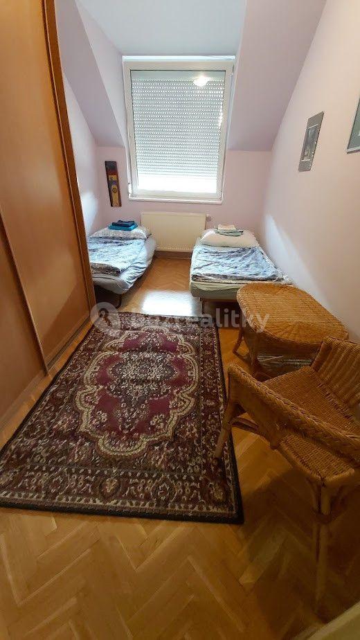 2 bedroom with open-plan kitchen flat to rent, 75 m², Zámocká, Bratislava - mestská časť Staré Mesto, Bratislavský Region