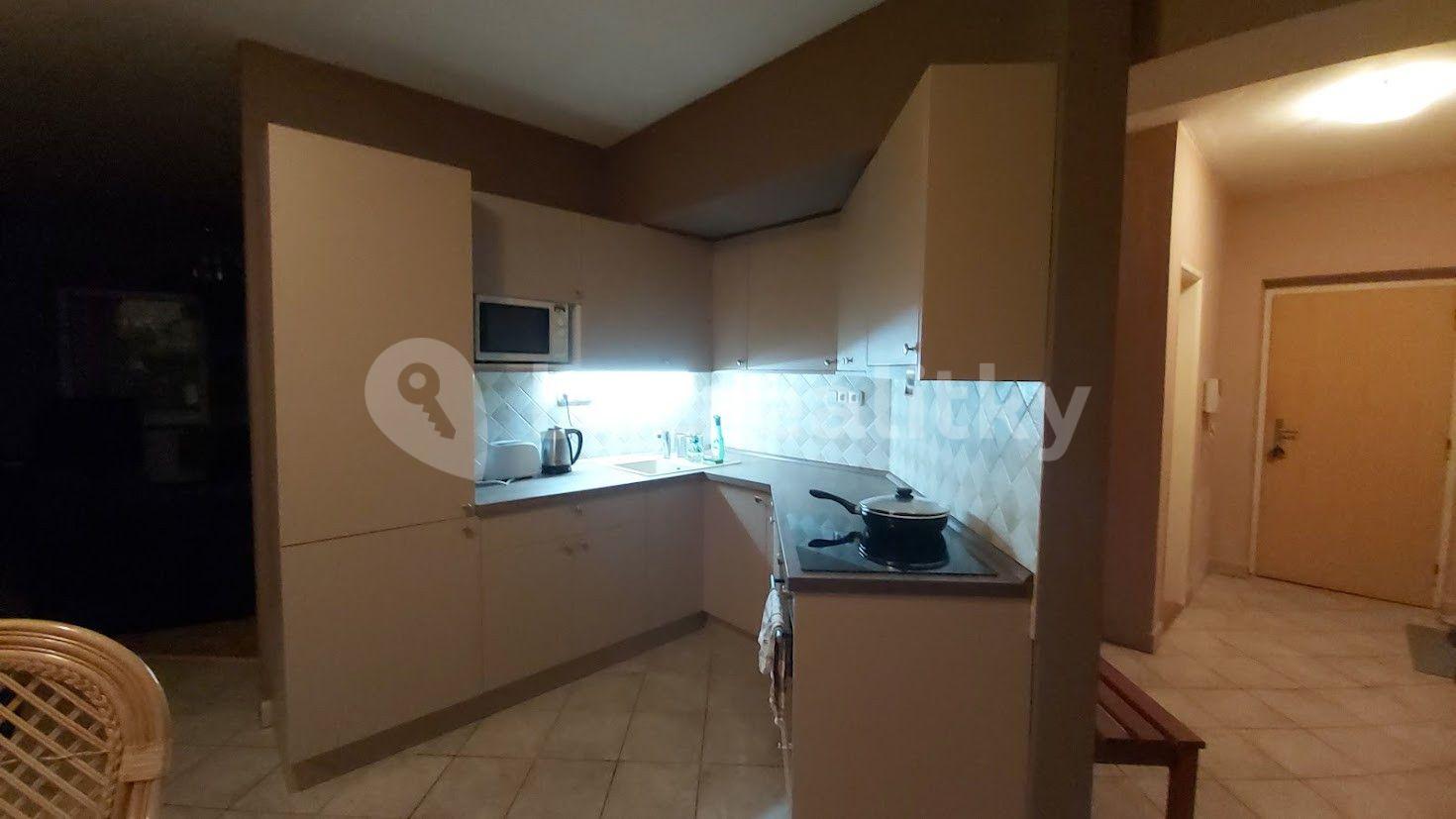 2 bedroom with open-plan kitchen flat to rent, 75 m², Zámocká, Bratislava - mestská časť Staré Mesto, Bratislavský Region