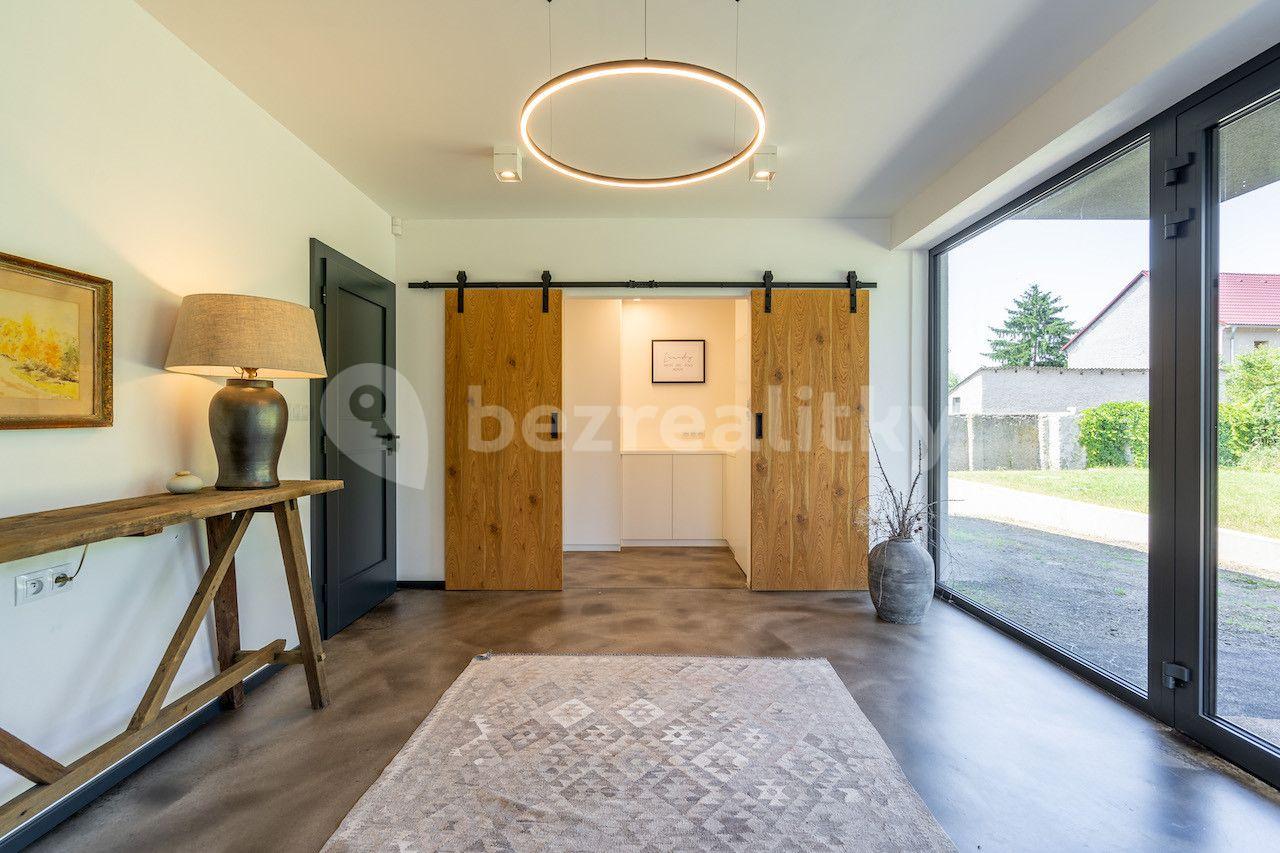 5 bedroom with open-plan kitchen flat to rent, 240 m², Černěves, Černěves, Ústecký Region