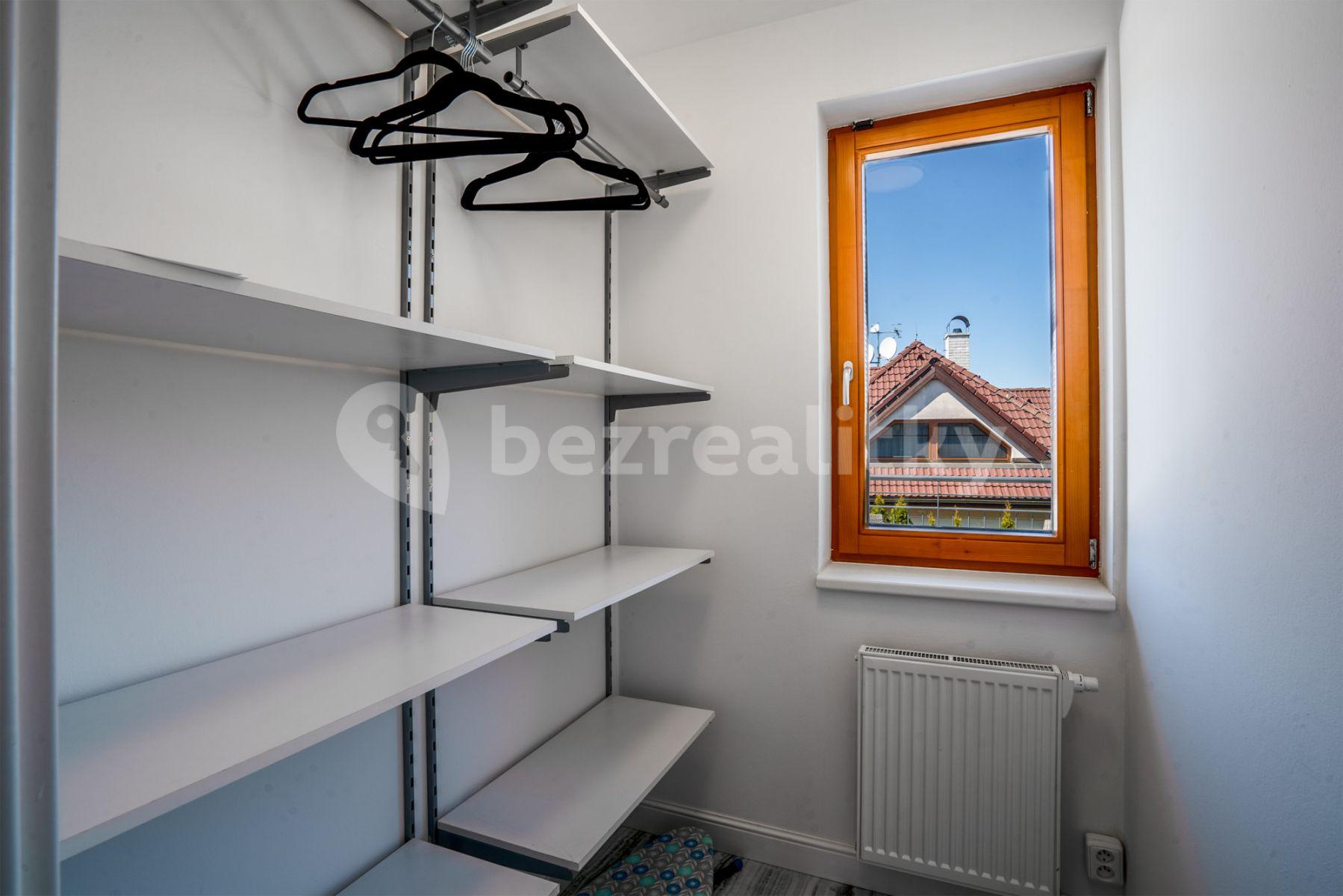 5 bedroom flat to rent, 250 m², Pod Valem II., Průhonice, Středočeský Region