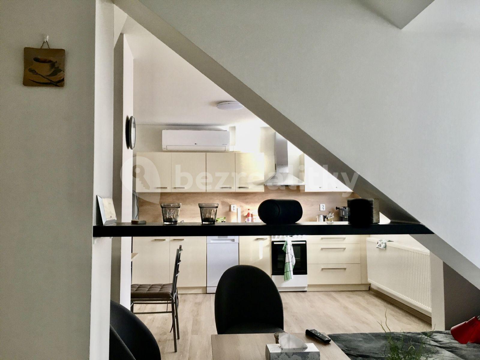 Studio flat to rent, 37 m², Palackého náměstí, Třeboň, Jihočeský Region