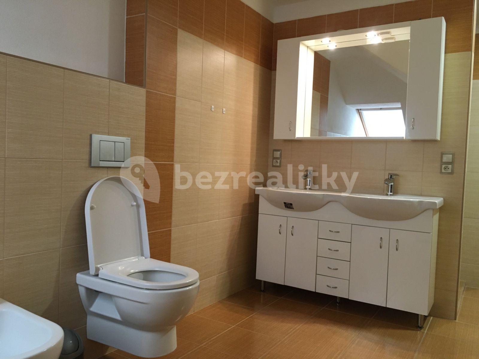 4 bedroom flat to rent, 105 m², Palackého náměstí, Třeboň, Jihočeský Region