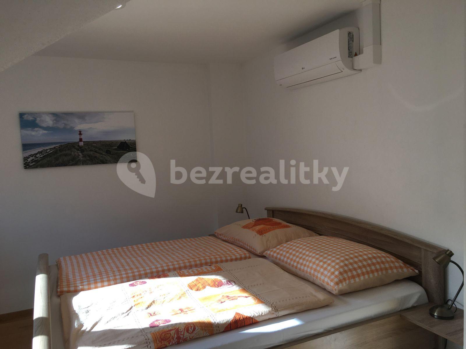 4 bedroom flat to rent, 105 m², Palackého náměstí, Třeboň, Jihočeský Region