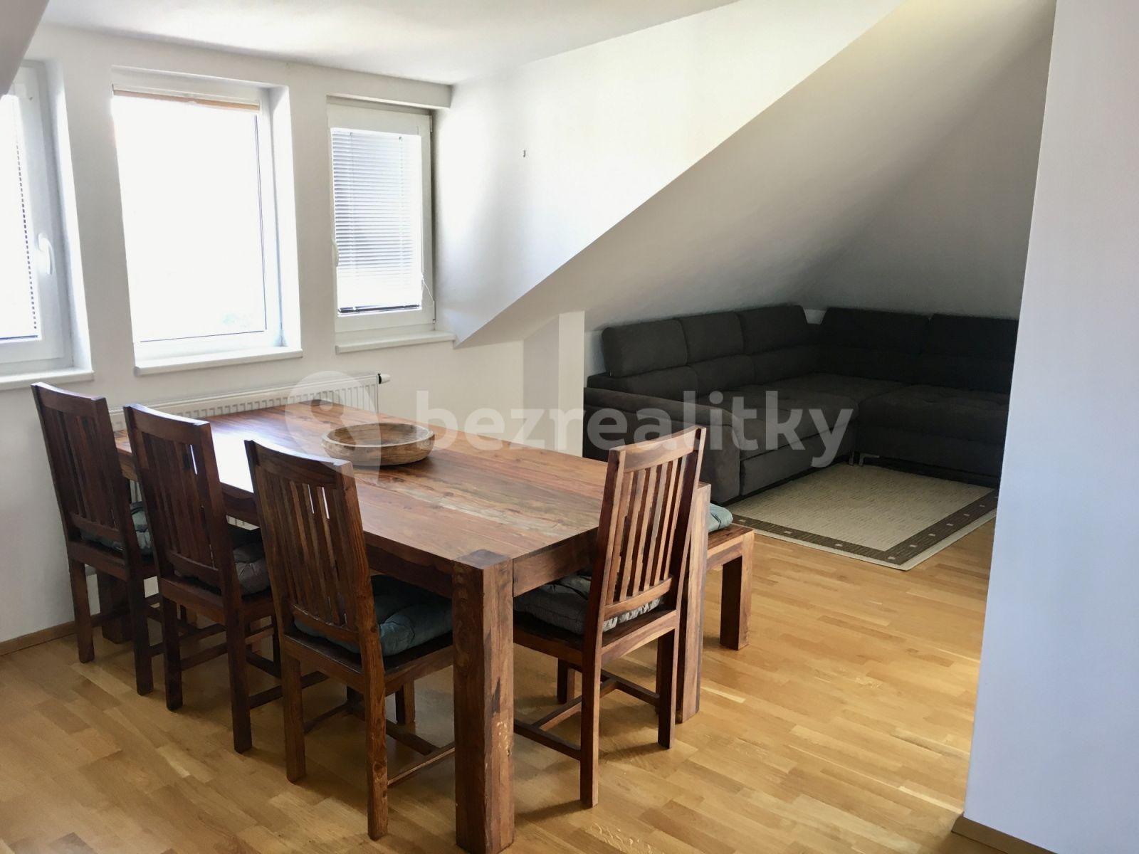 4 bedroom flat to rent, 105 m², Palackého náměstí, Třeboň, Jihočeský Region