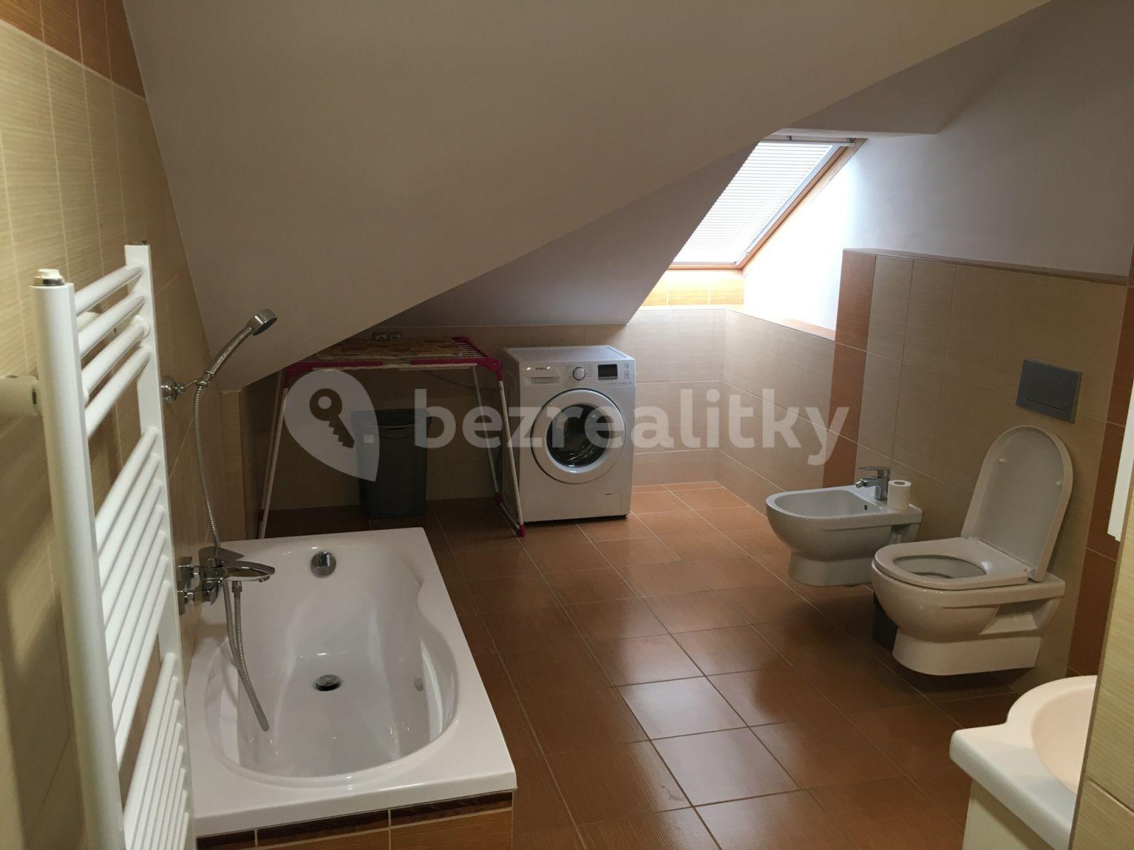 4 bedroom flat to rent, 105 m², Palackého náměstí, Třeboň, Jihočeský Region