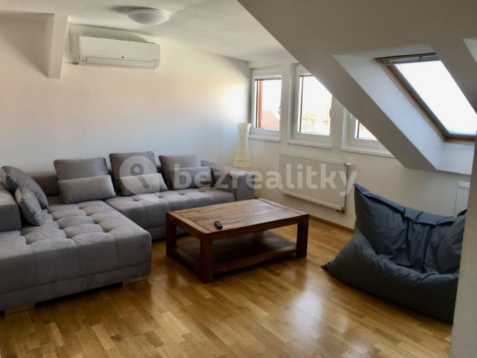 4 bedroom flat to rent, 105 m², Palackého náměstí, Třeboň, Jihočeský Region