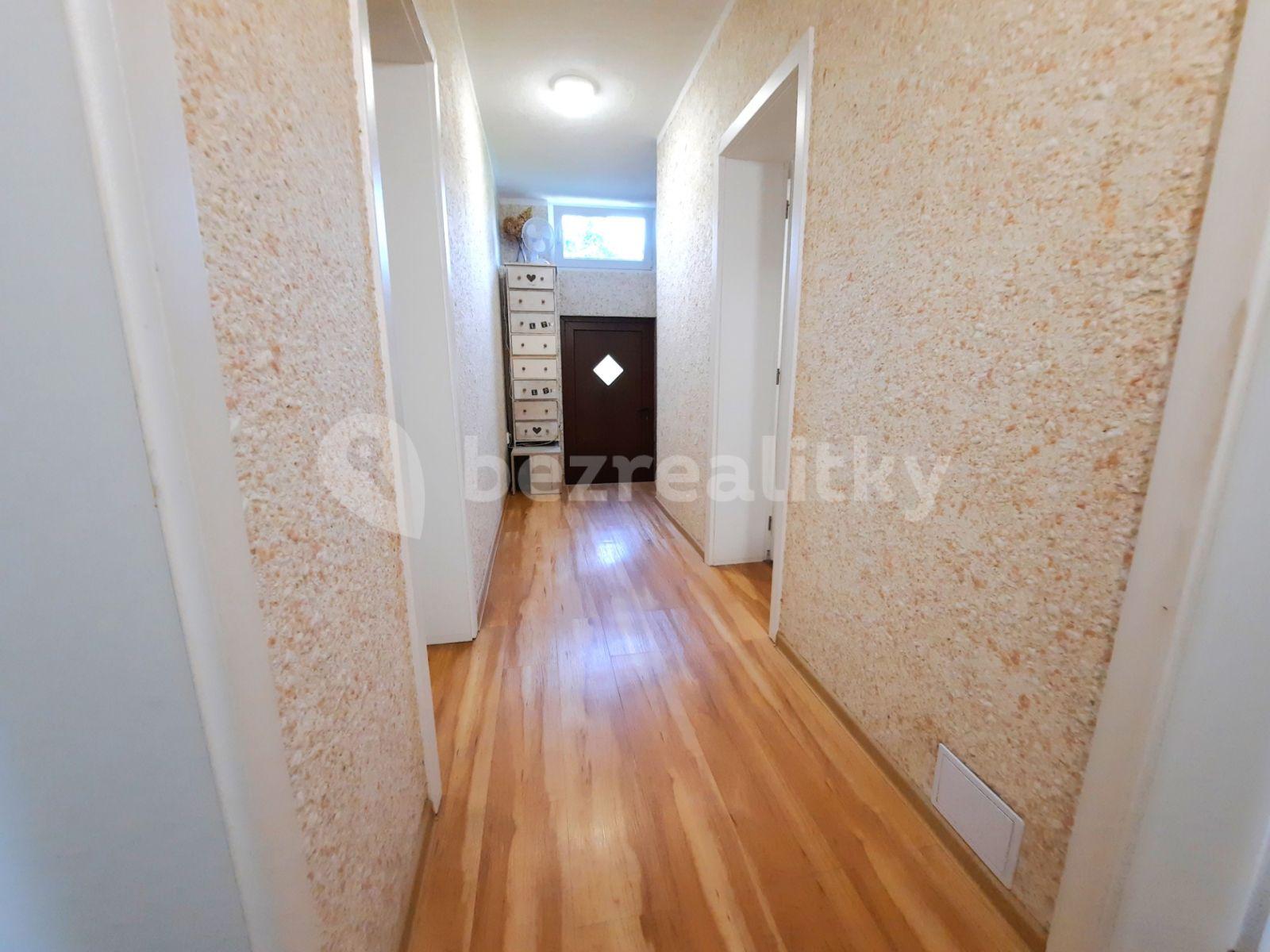 3 bedroom with open-plan kitchen flat for sale, 99 m², Legionářská, Jedovnice, Jihomoravský Region