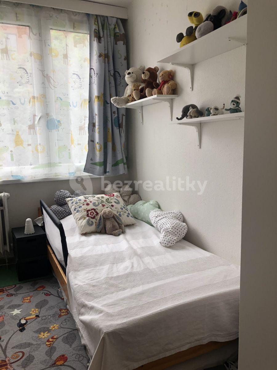 3 bedroom flat to rent, 70 m², Molákova, Prague, Prague