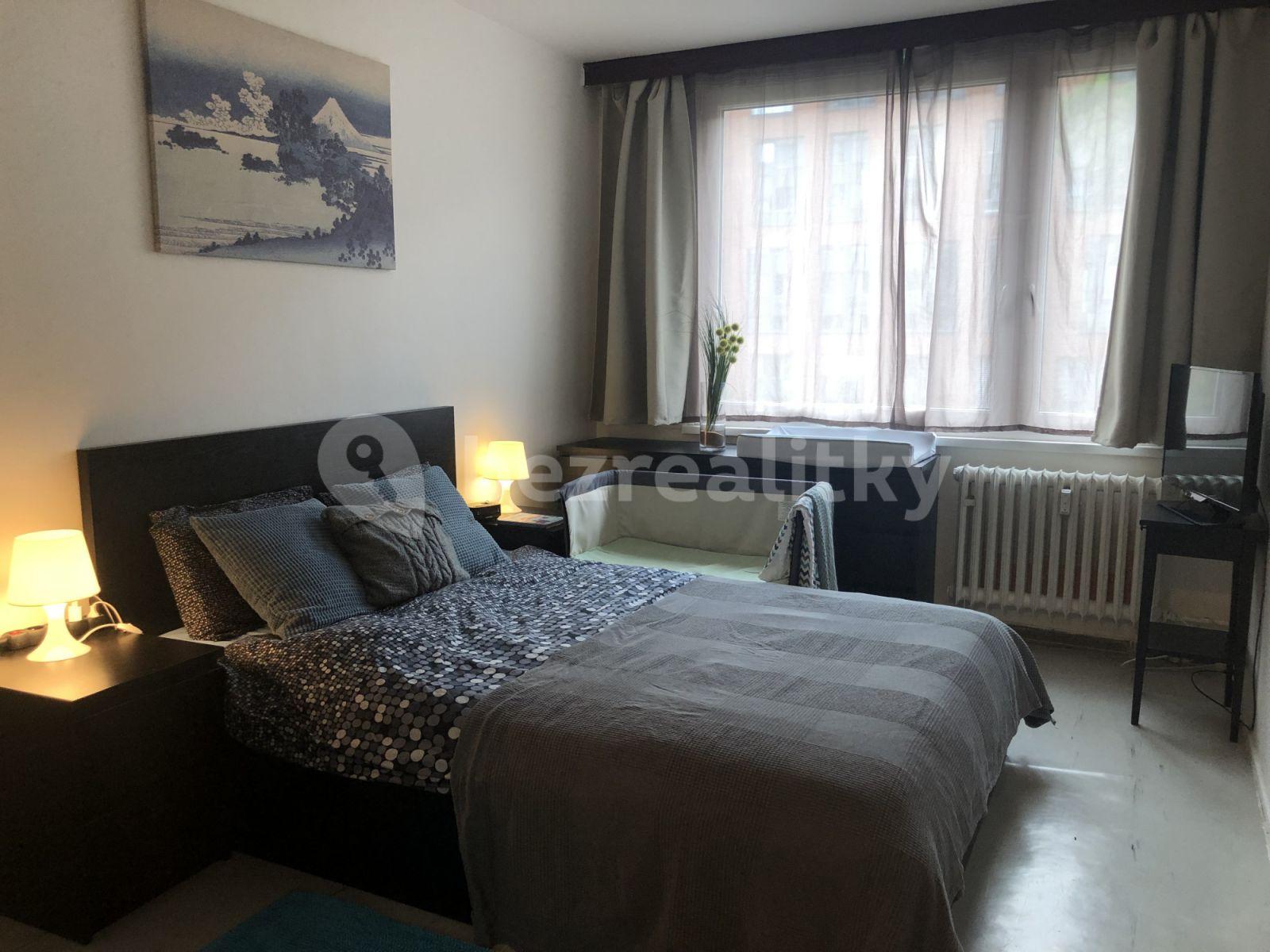 3 bedroom flat to rent, 70 m², Molákova, Prague, Prague